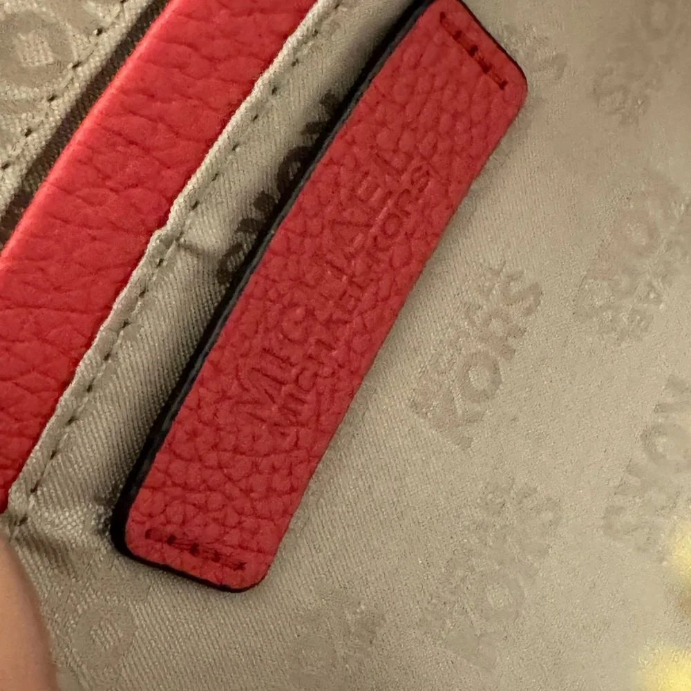 🍓🍓🍓Michael Kors Red Leather shoulder Bag